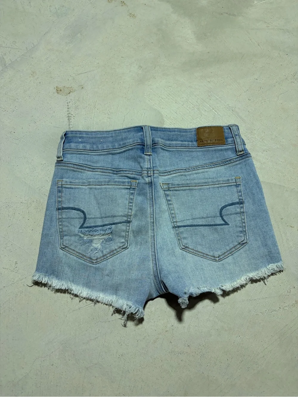 American Eagle hi-rise shortie Light Blue Distressed Denim Women's Shorts 2 - Picture 6 of 10